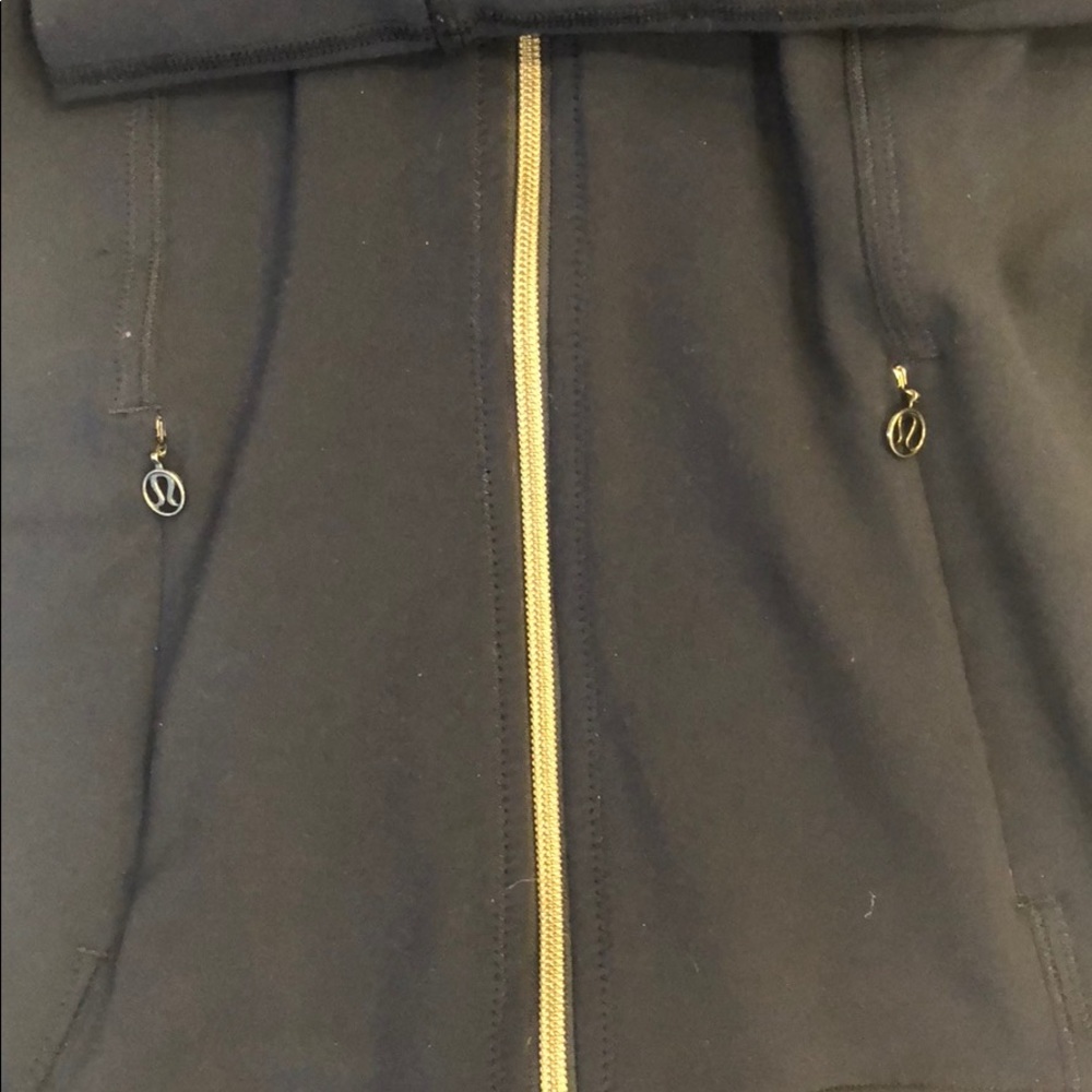 Lululemon Jacket - Picture 3 of 4